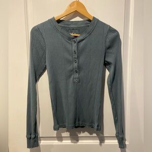 Aerie long sleeve shirt